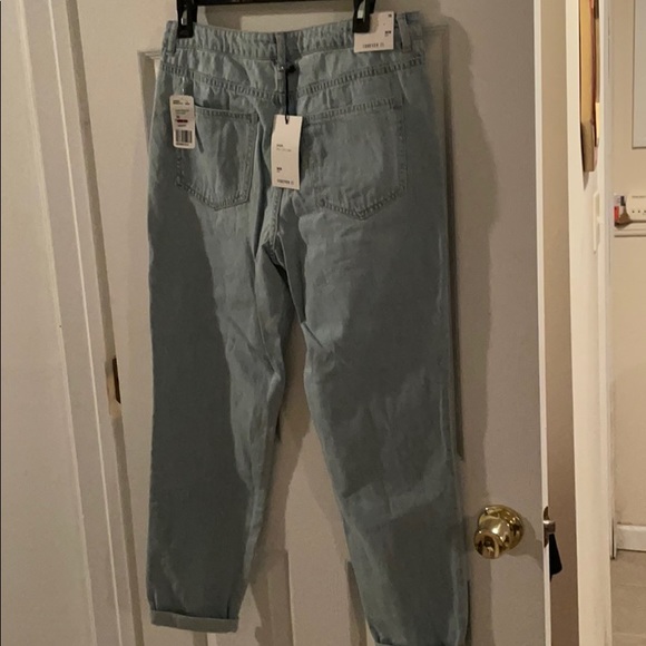 Mom Jeans Light Denim - Picture 3 of 6